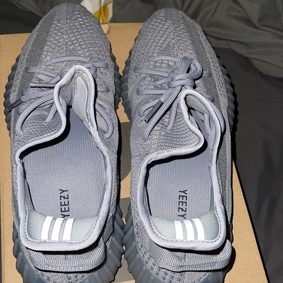 Yeezy 350 V2 size 12.5 - Picture 3 of 6